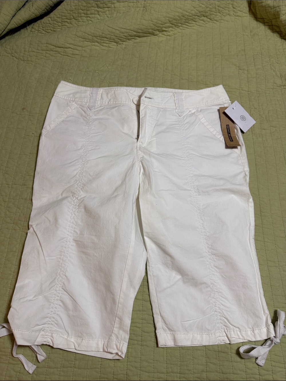 DKNYC White Women's Knee-Length Drawstring Shorts